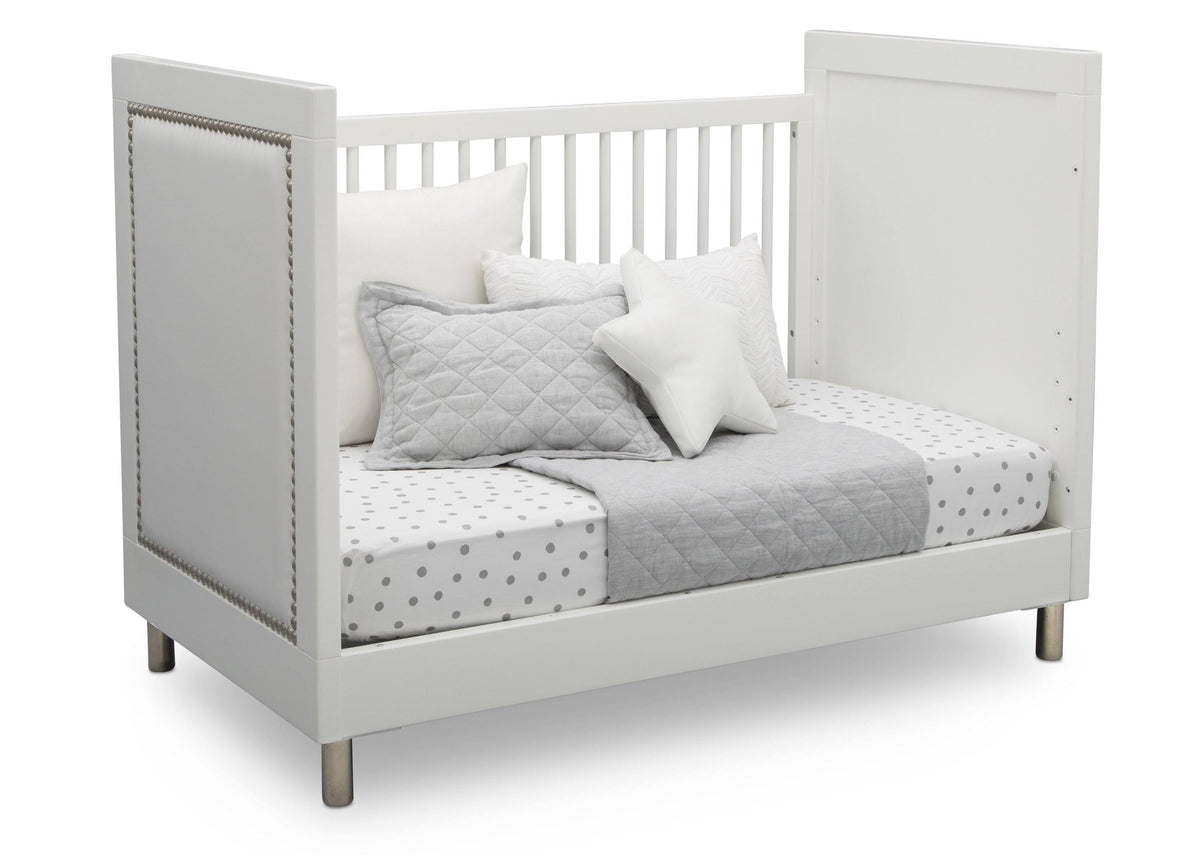 3-in-1 Convertible Baby Crib with Daybed/Toddler Bed Conversion Kit in Bianca White N9982