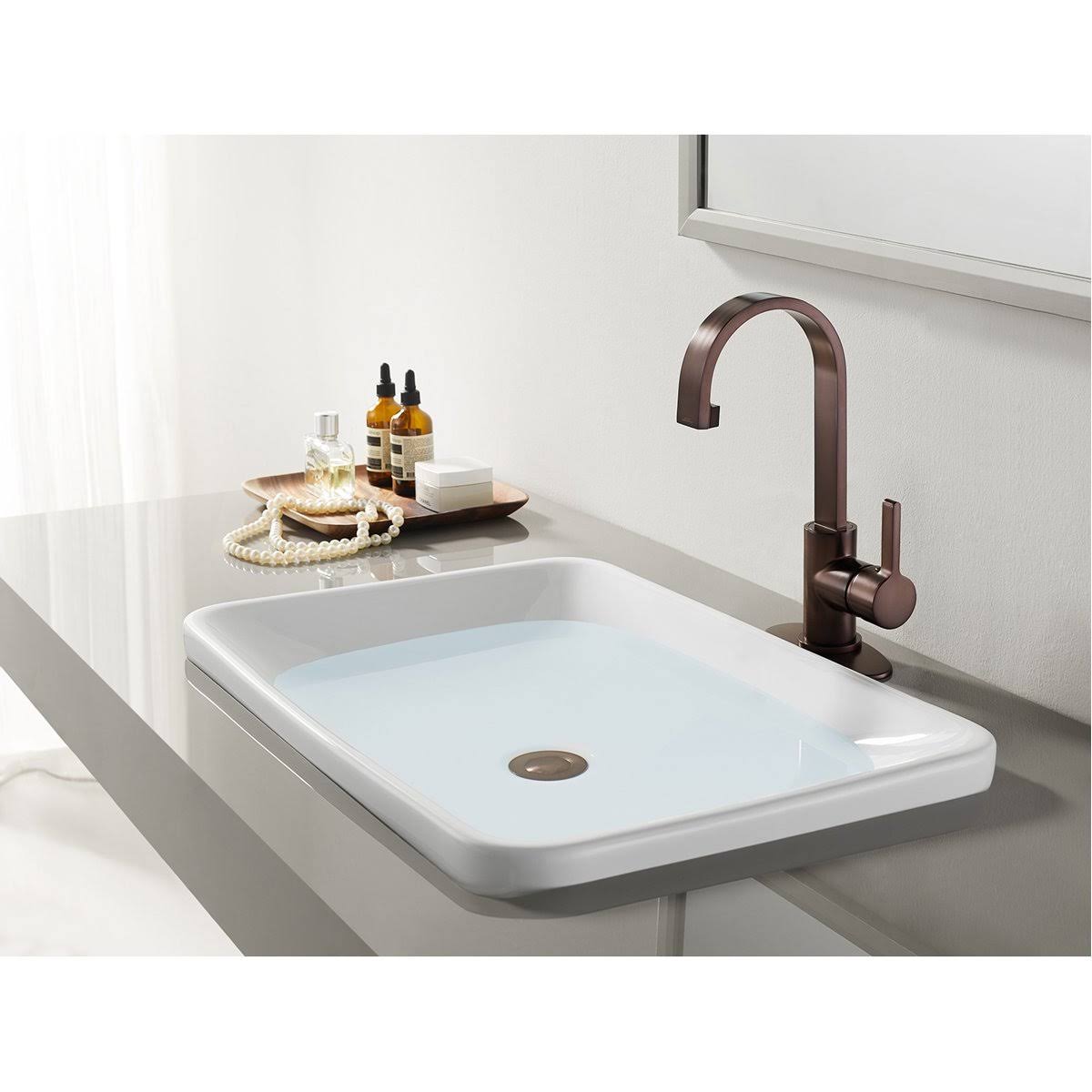 Polished Chrome Single-Handle Bathroom Faucet C45201