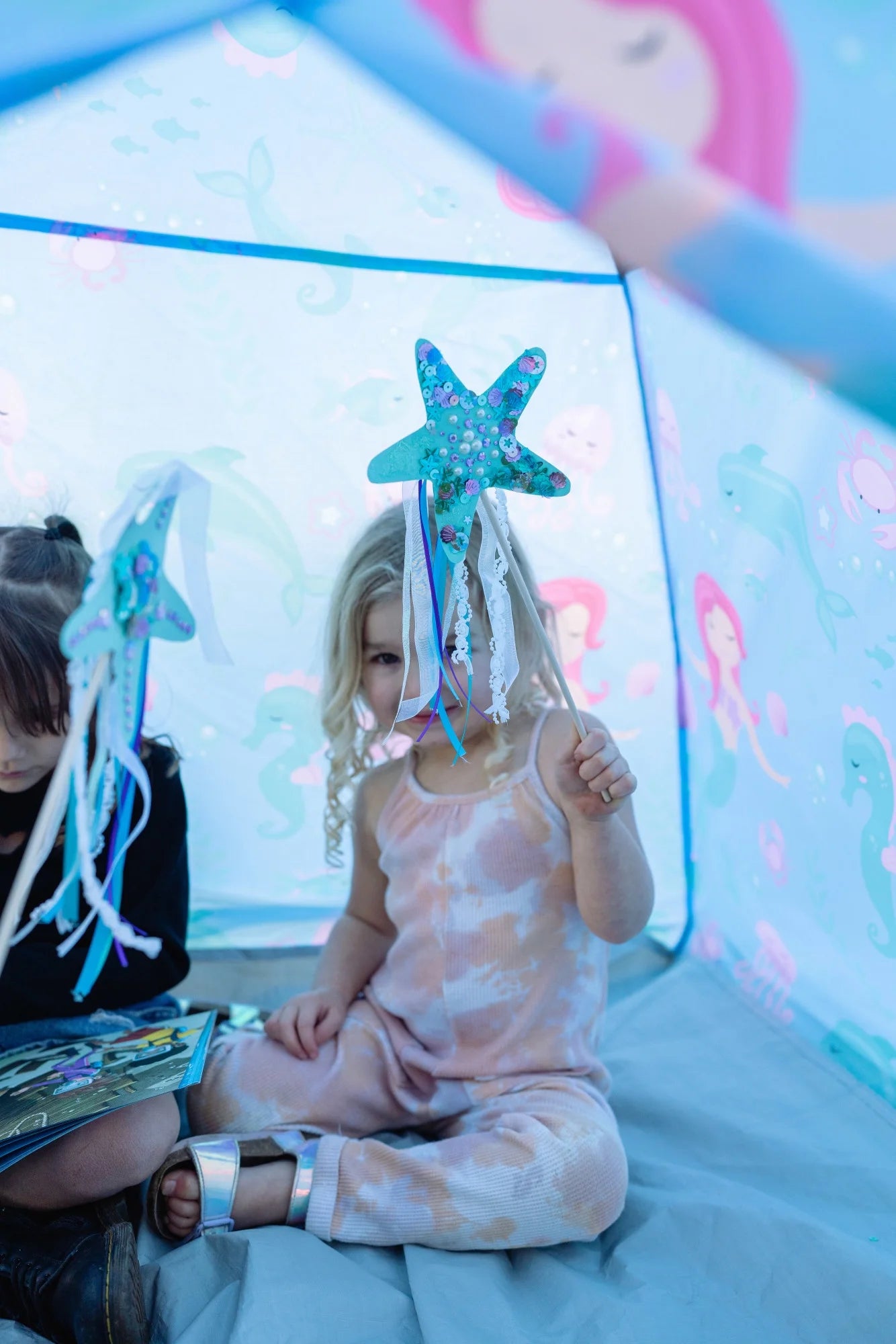 Mermaid and Friends Play Tent O8987