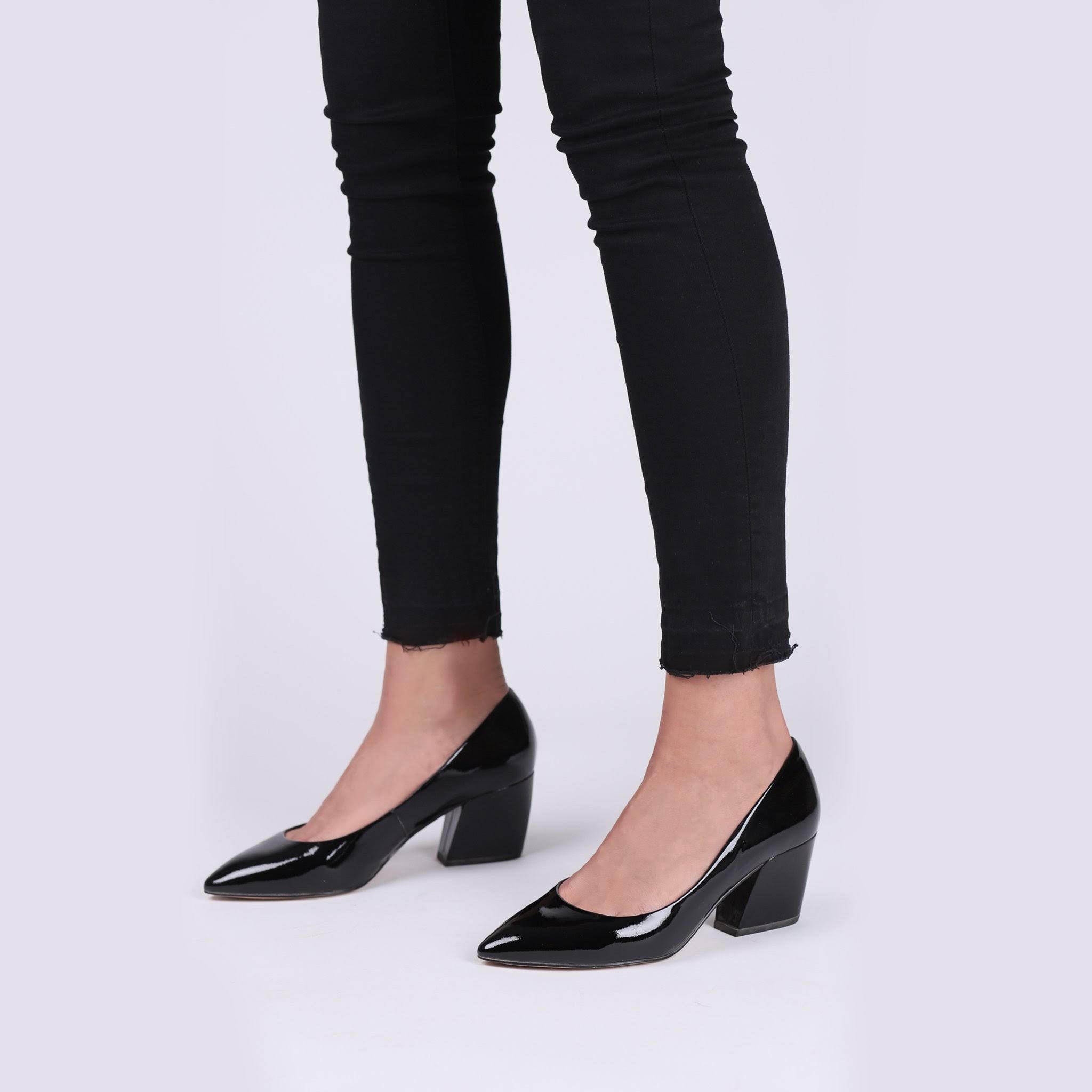 Black Patent Stella Pump C400944