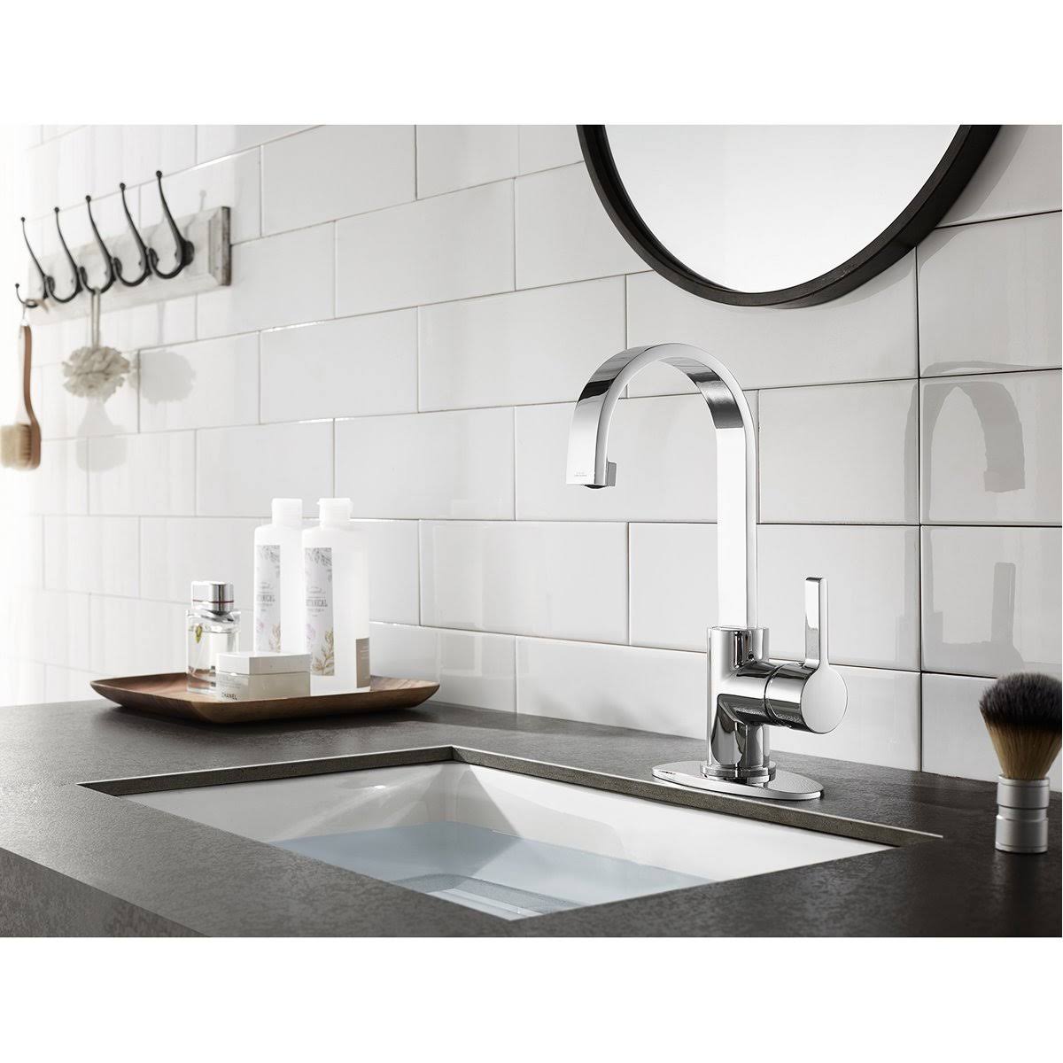Polished Chrome Single-Handle Bathroom Faucet C45201