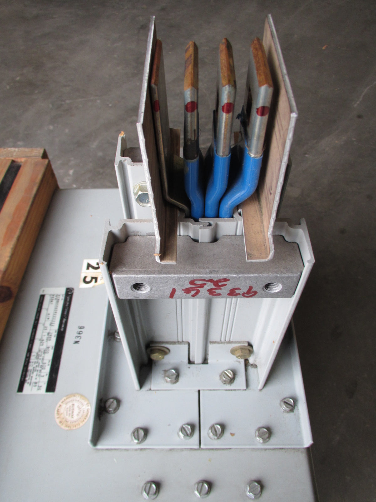 800 Amp 600V 3P Busway End Tap Box H522436