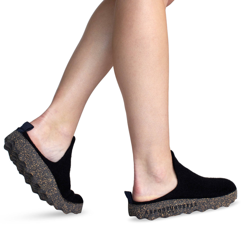 Black Q744661