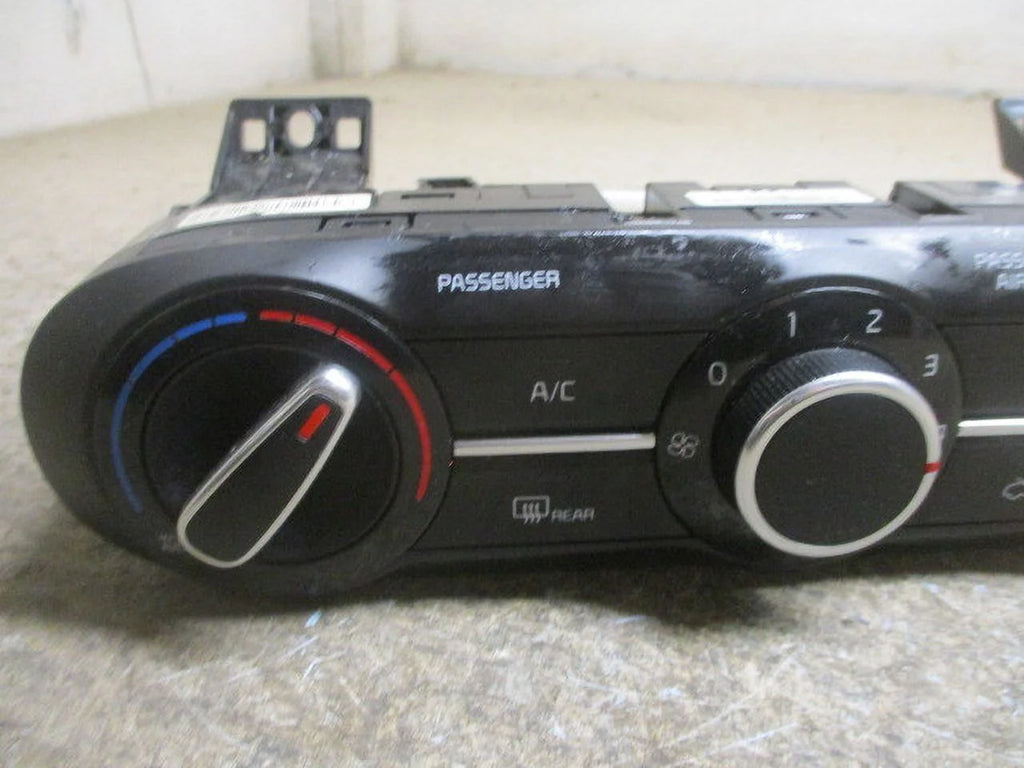 Pre-Owned Kia Soul Manual Climate AC Heater Temperature Control Q345349