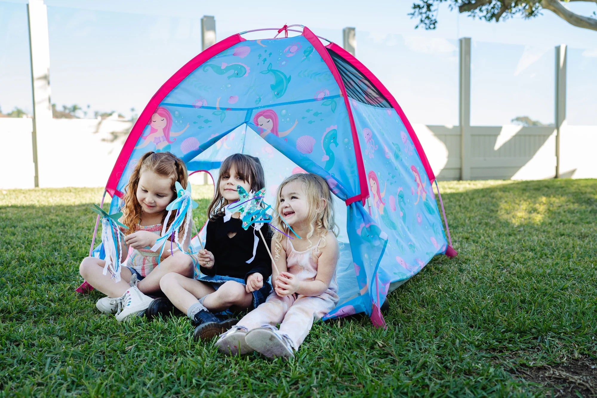 Mermaid and Friends Play Tent O8987