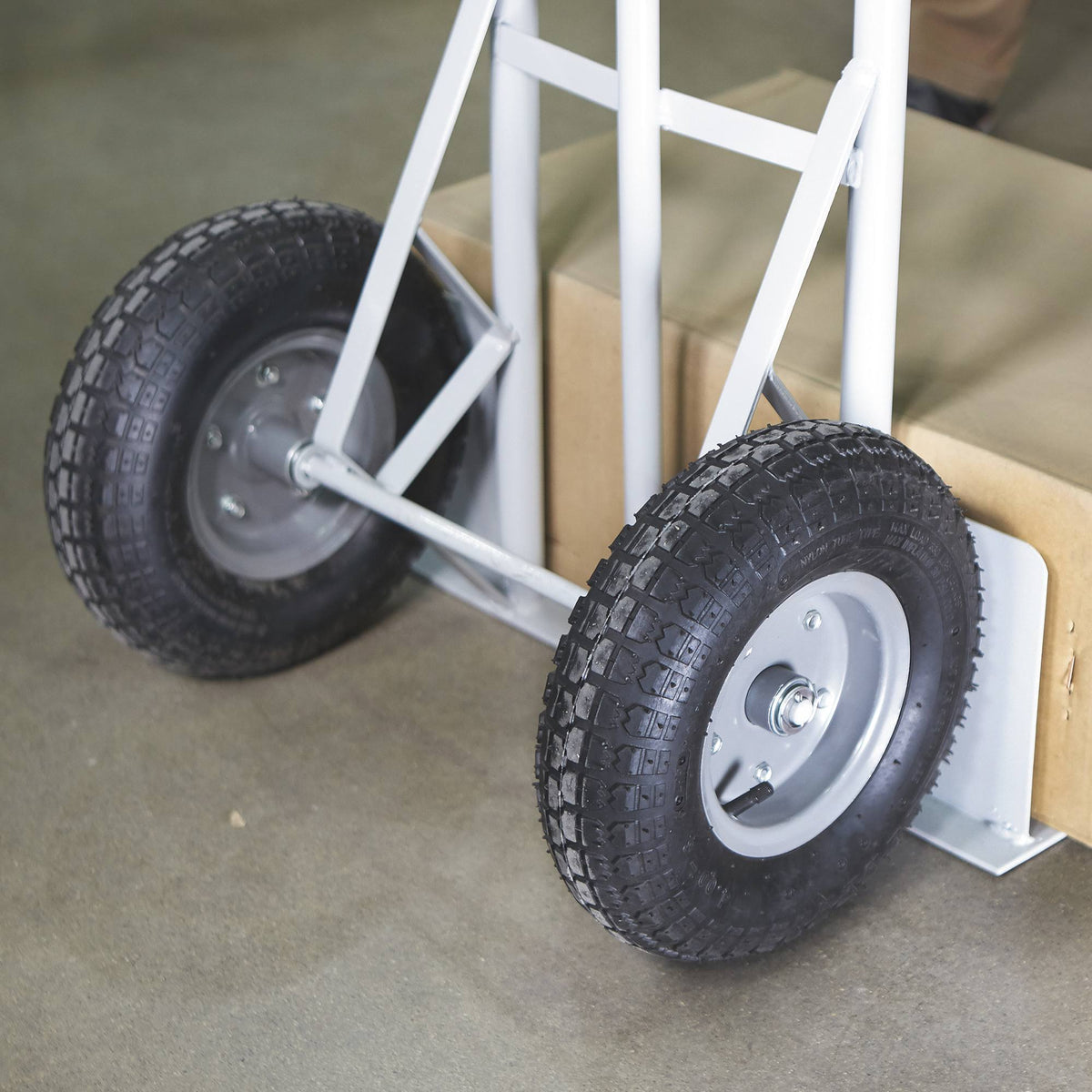 P-Handle Hand Truck, 1000-Lb. Capacity, Oversized Toe Plate L175871