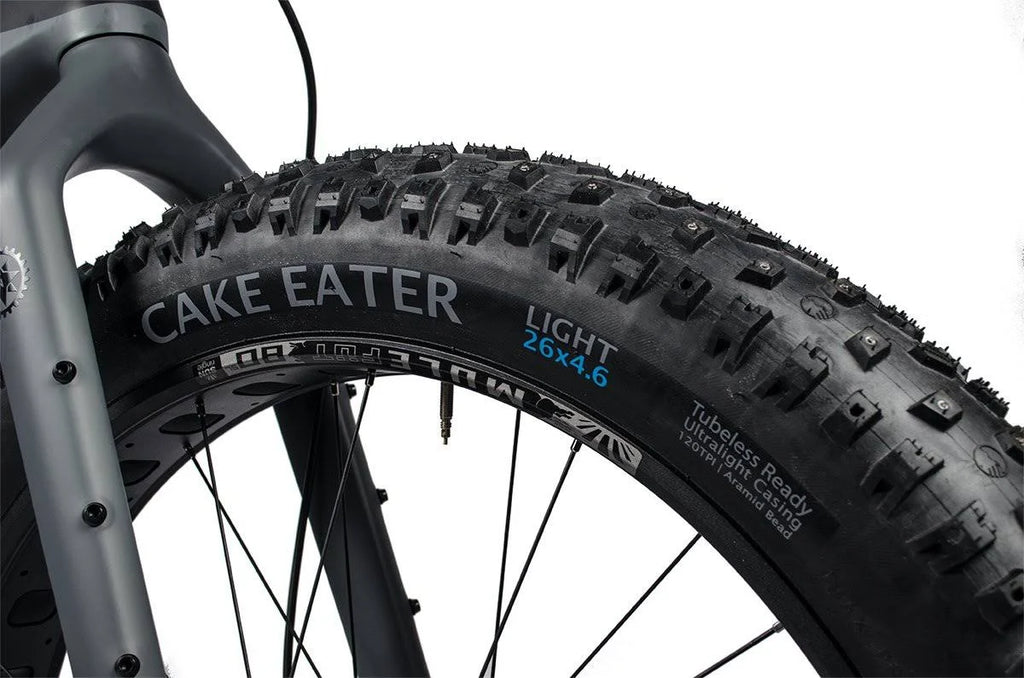 Light Studded Tire 26x4.0 Y71994