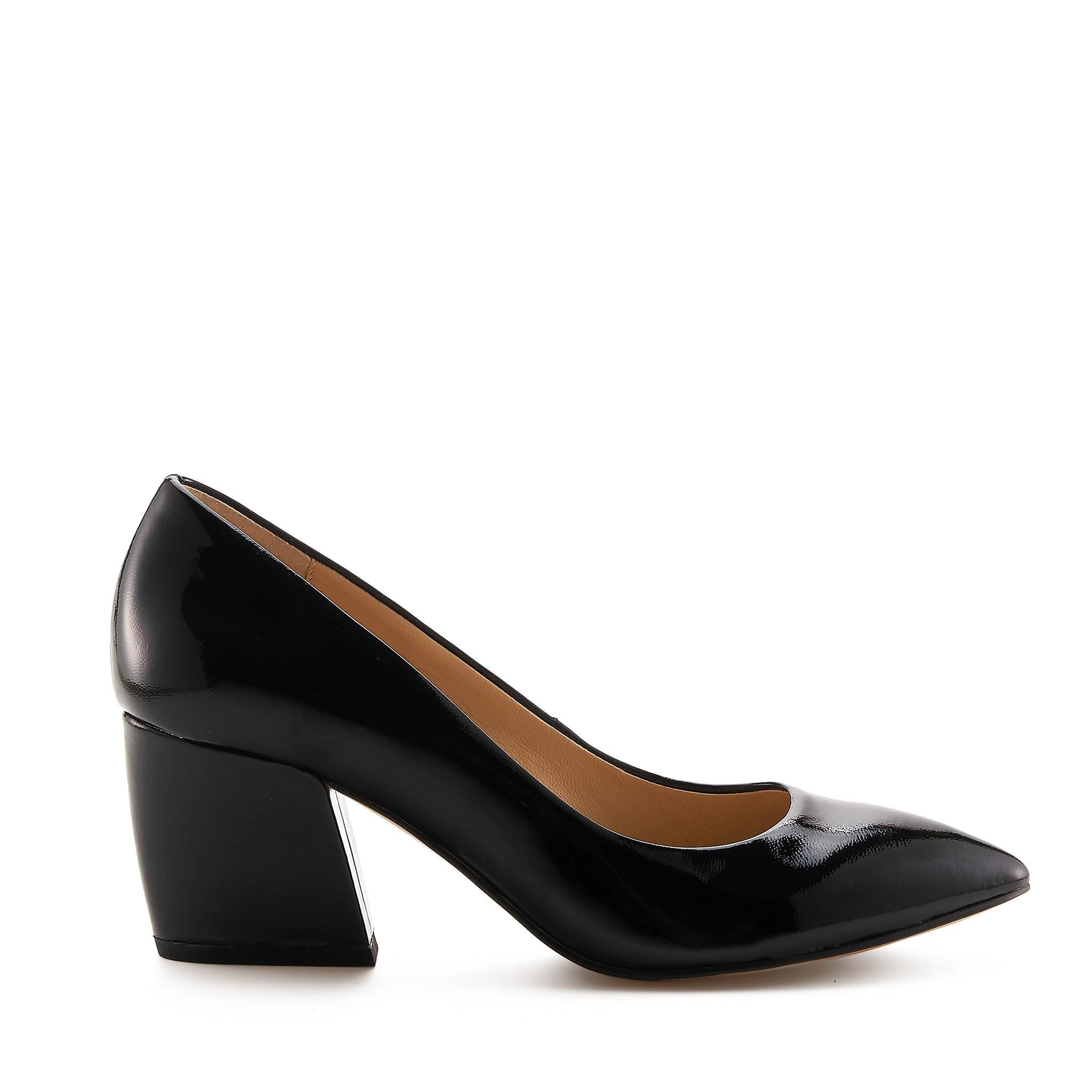 Black Patent Stella Pump C400944