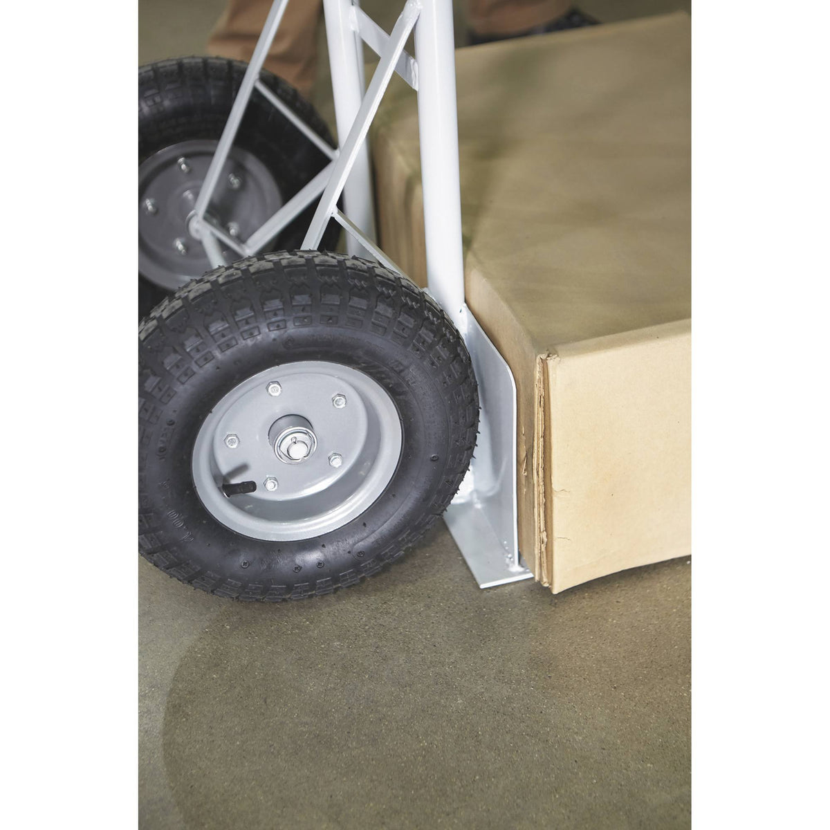 P-Handle Hand Truck, 1000-Lb. Capacity, Oversized Toe Plate L175871